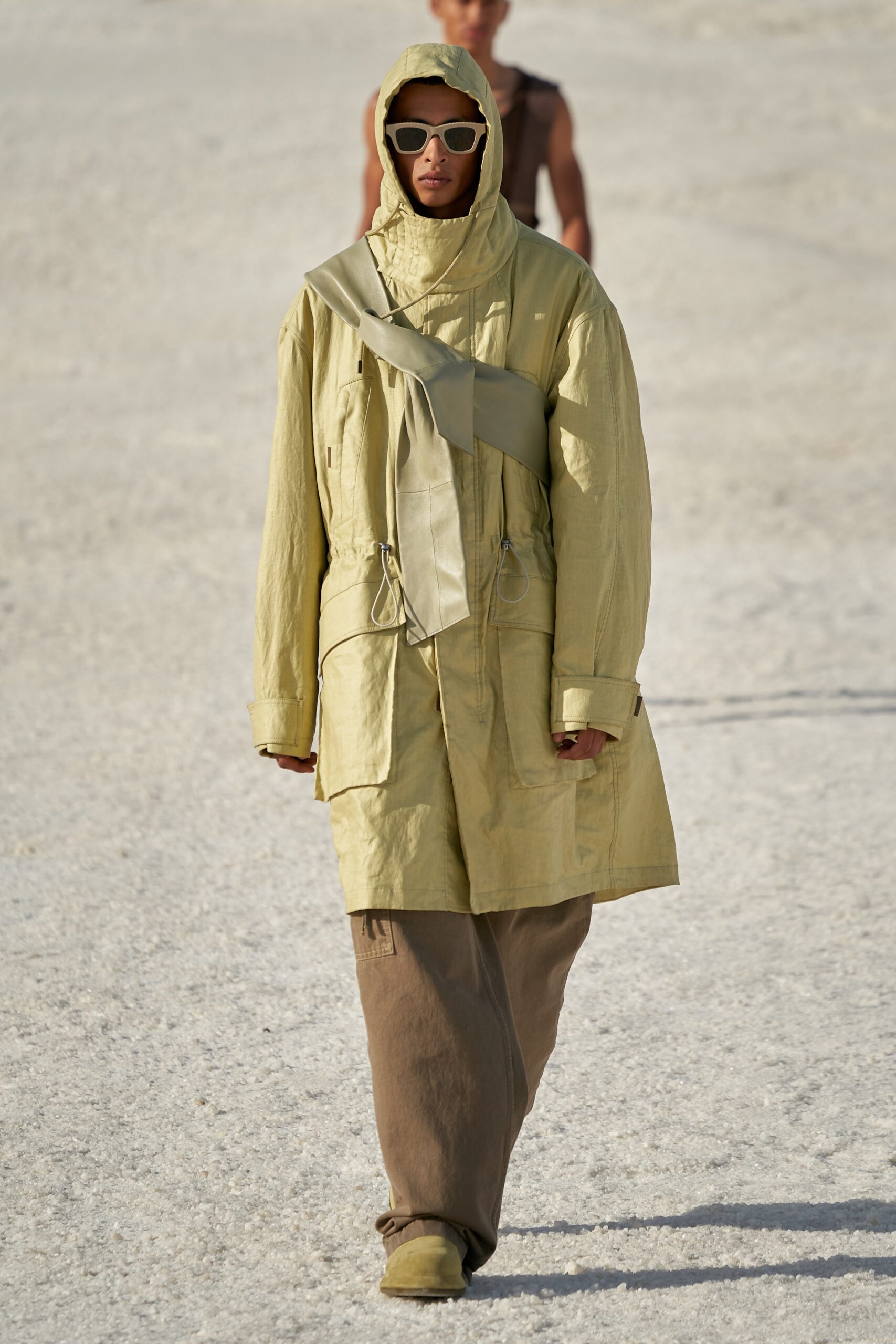Jacquemus F/W 22 Look 32
