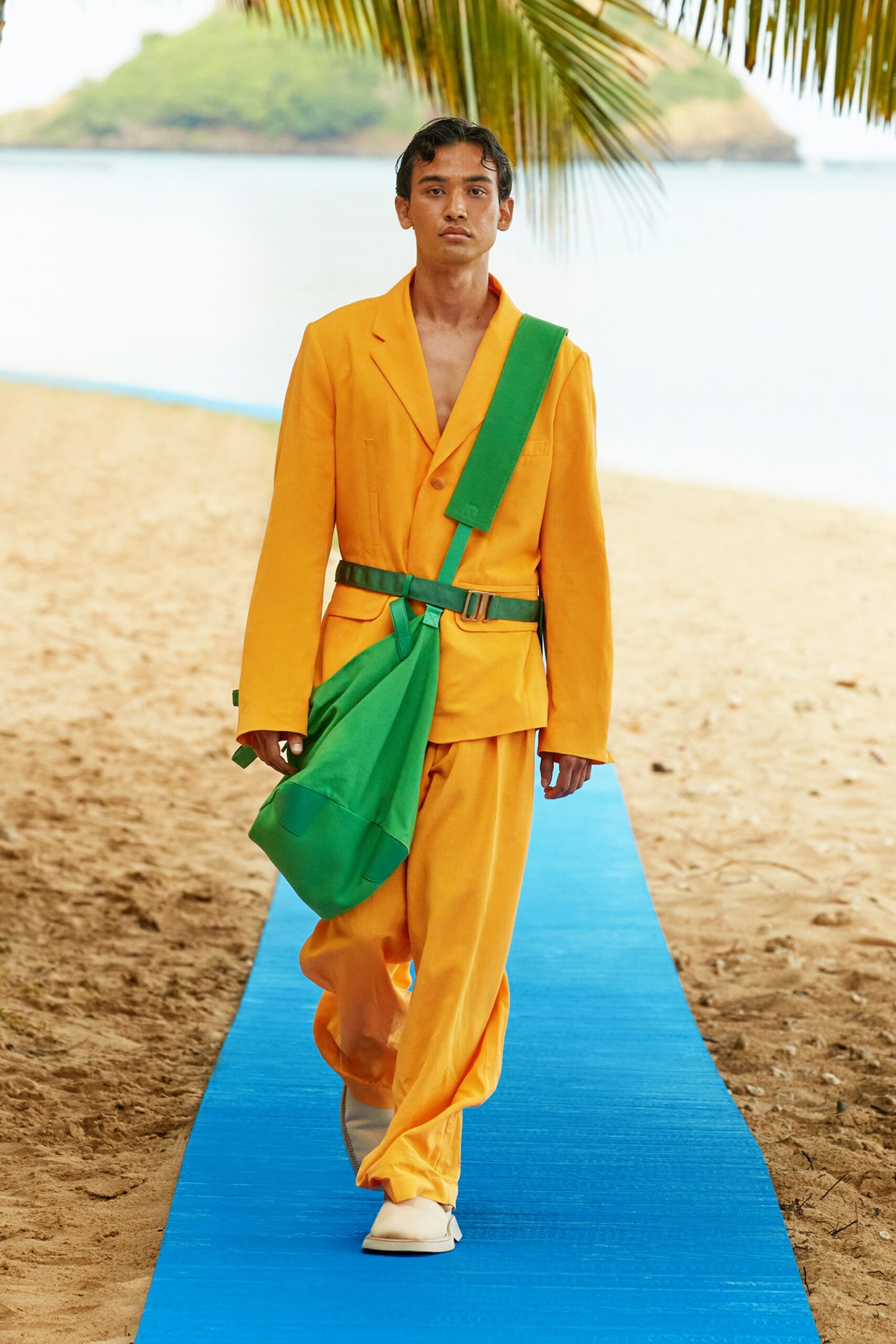 Jacquemus S/S 22 Look 34