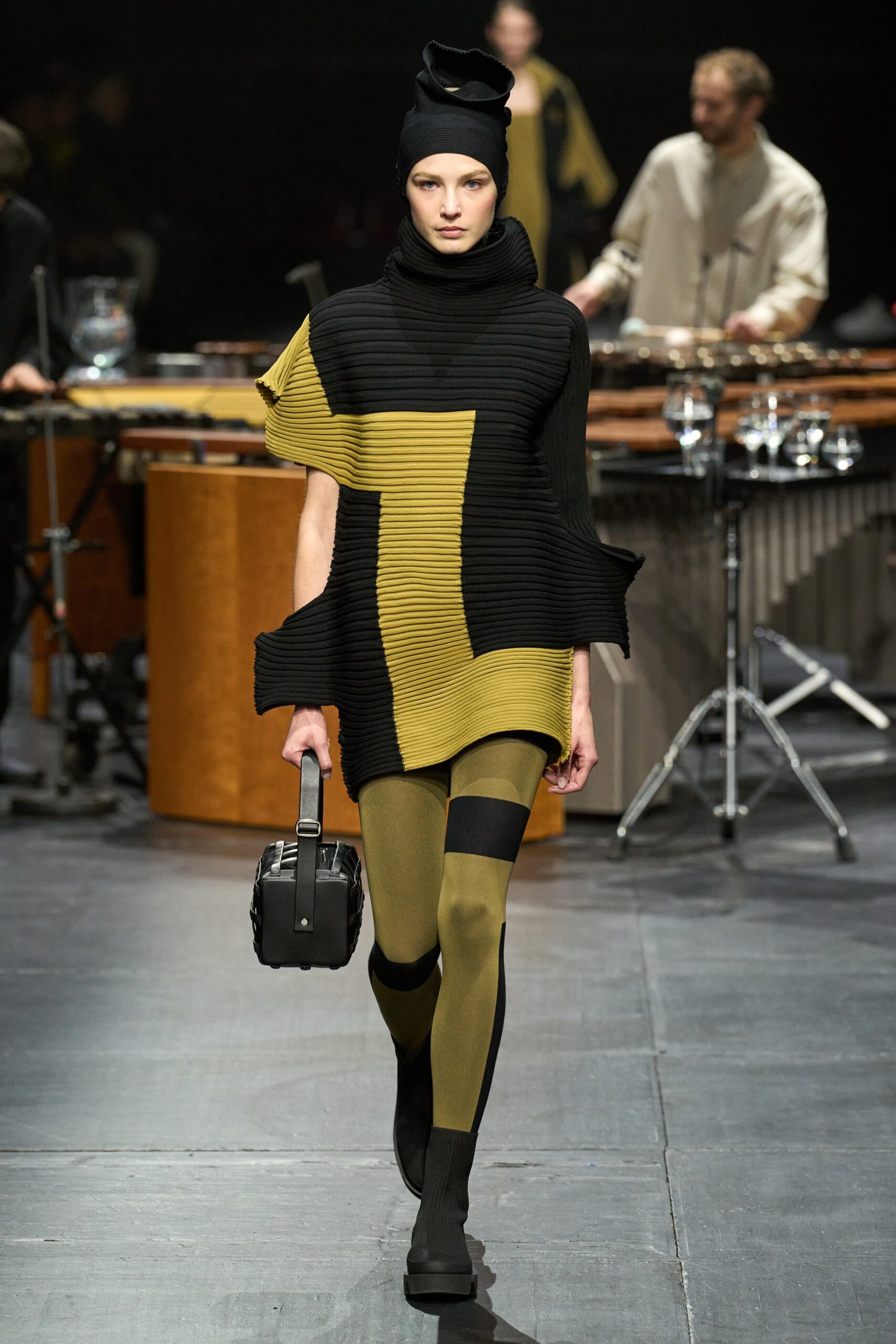 Issey Miyake F/W 23 Look 36