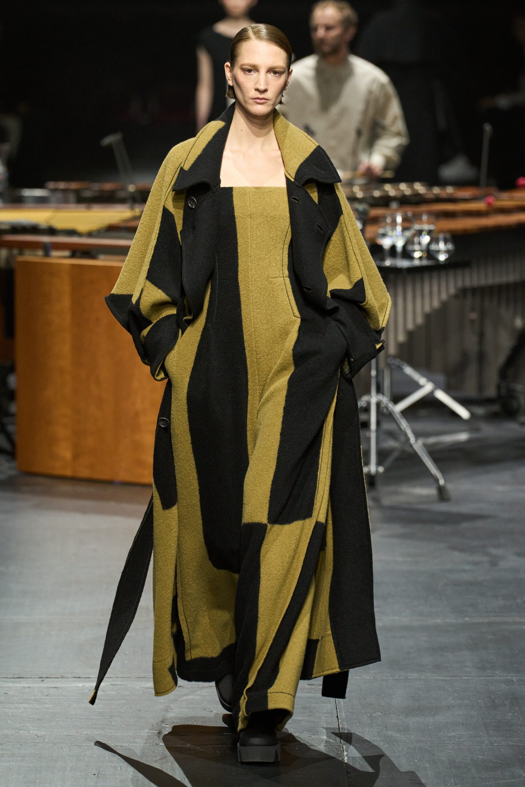 Issey Miyake F/W 23 Look 37