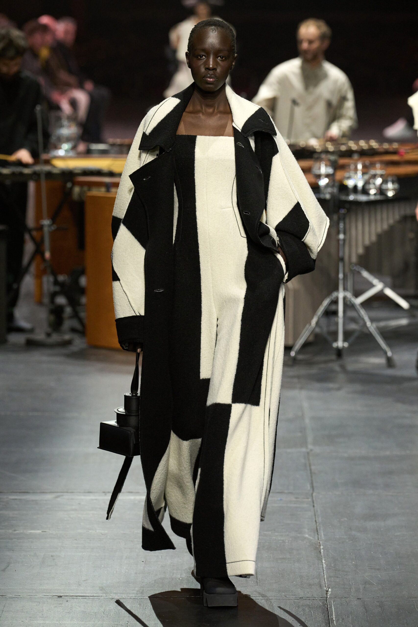 Issey Miyake F/W 23 Look 39