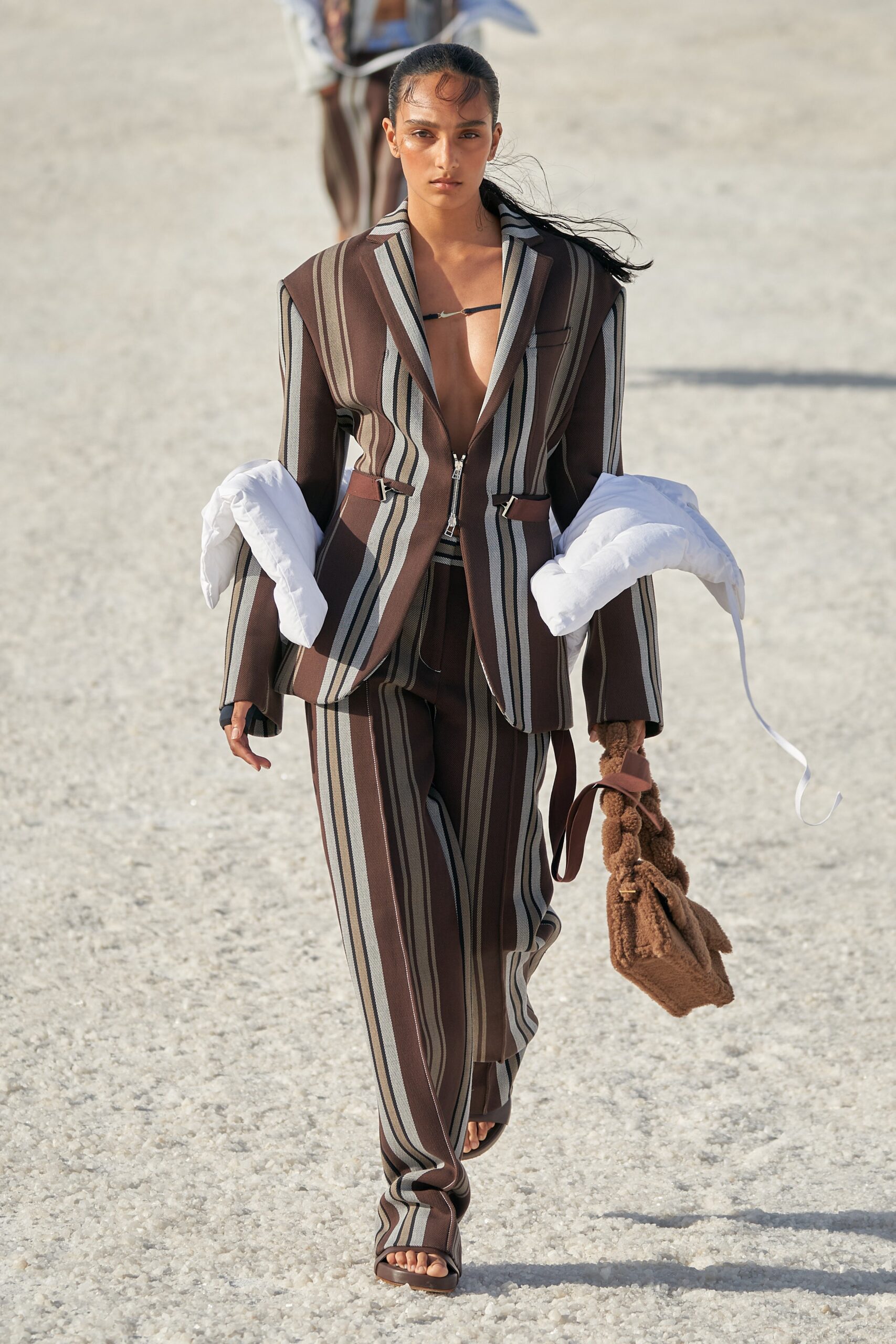 Jacquemus F/W 22 Look 40