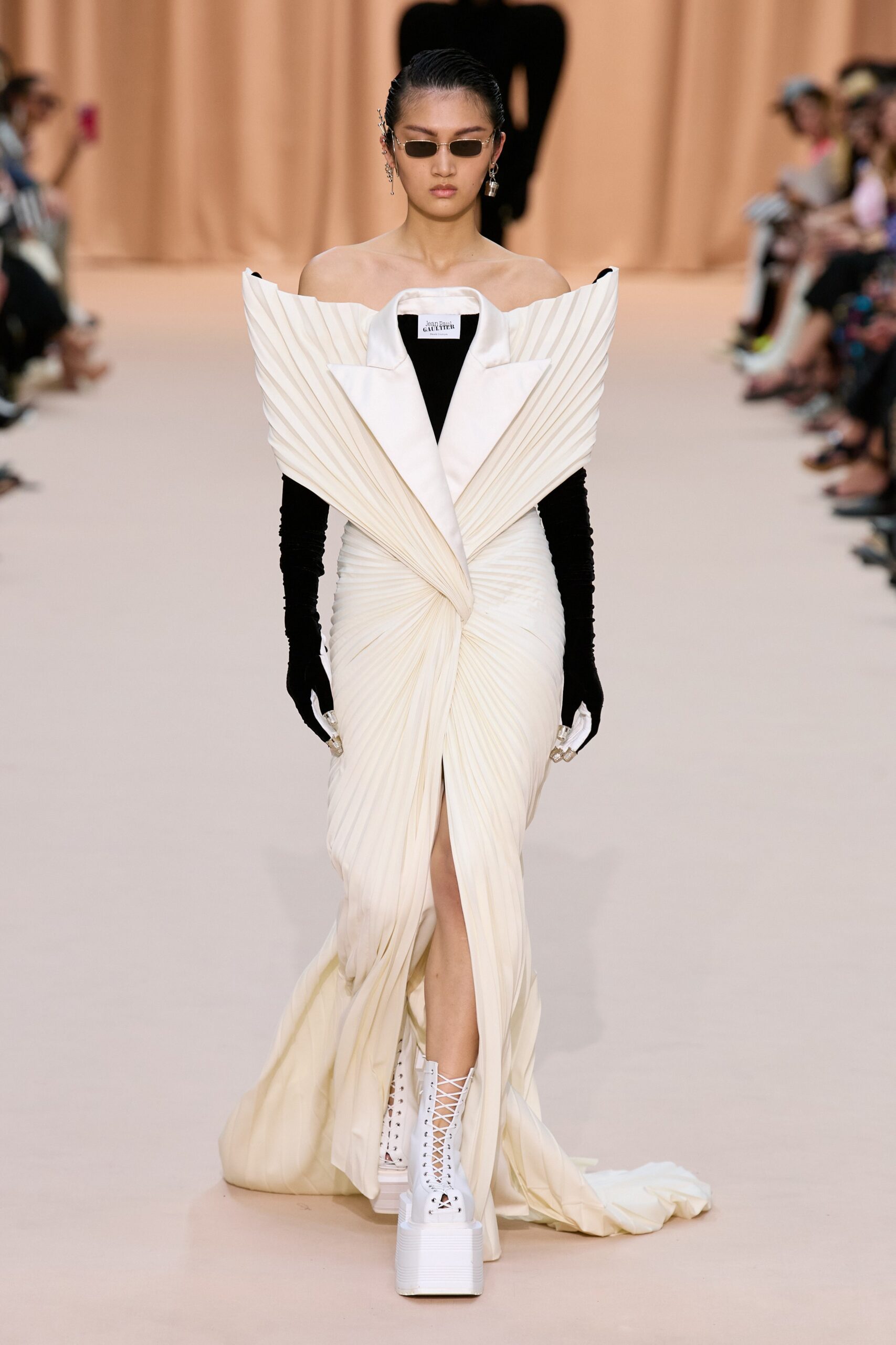Jean Paul Gaultier F/W 22 Couture Look 41
