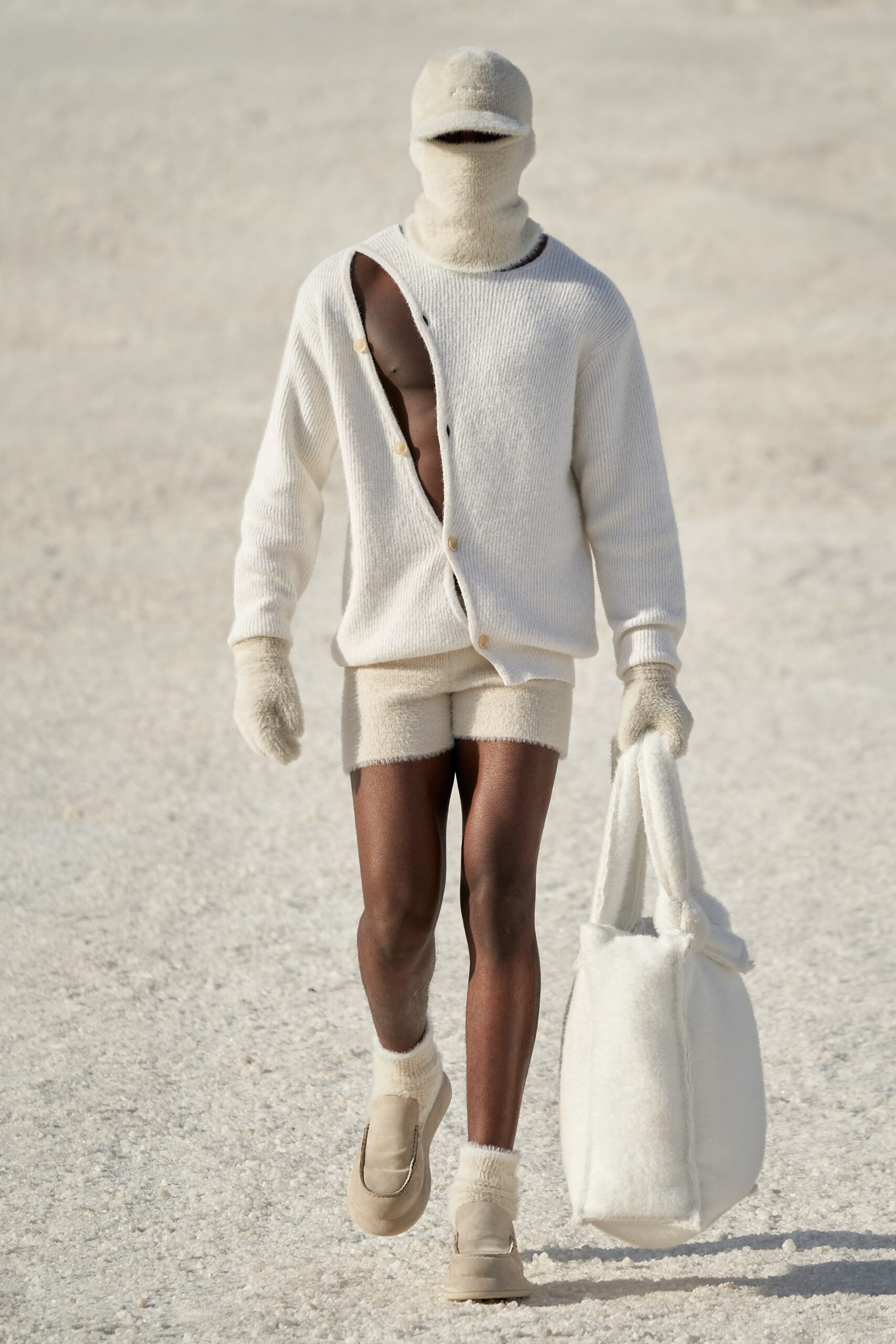 Jacquemus F/W 22 Look 46