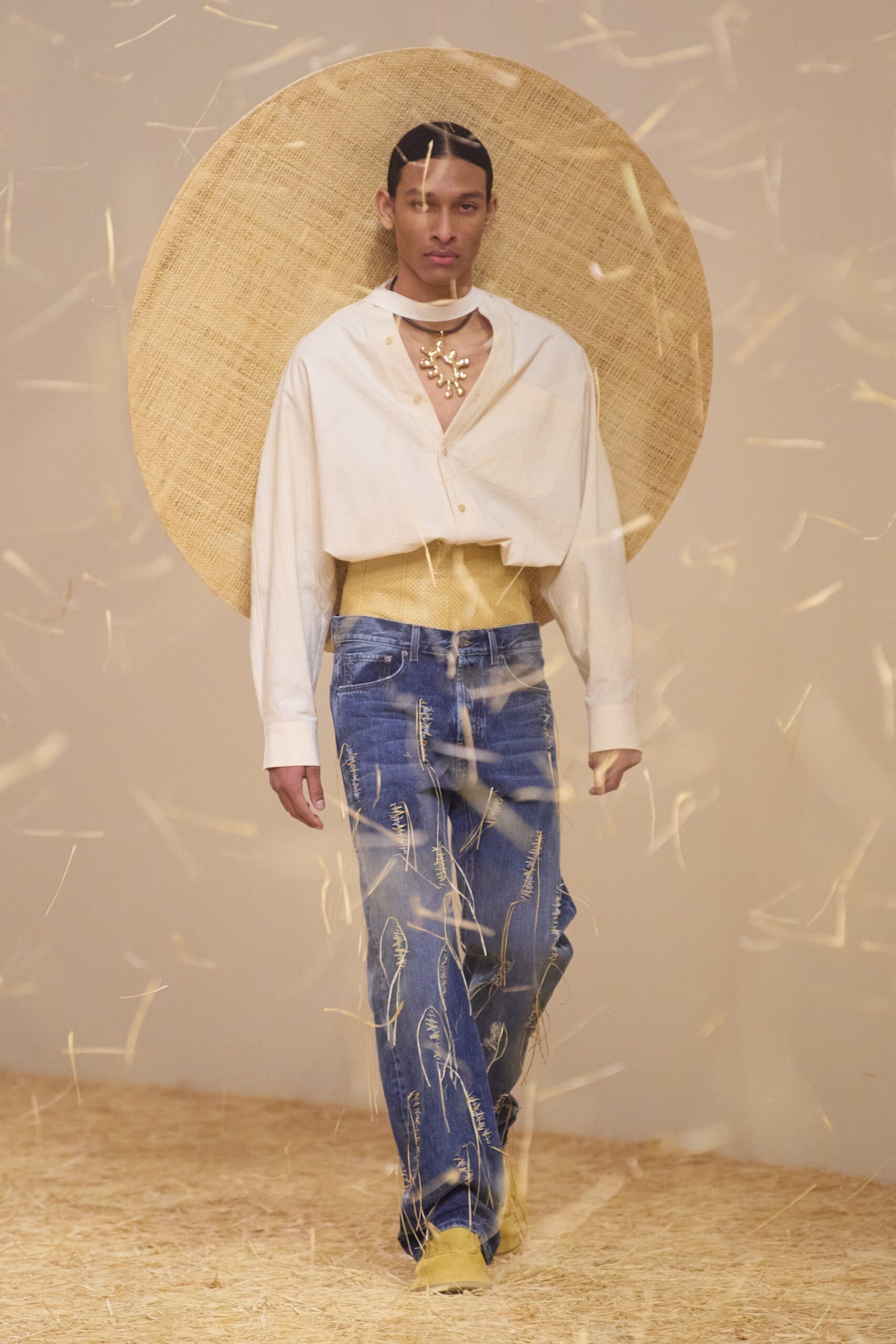 Jacquemus S/S 23 Look 54
