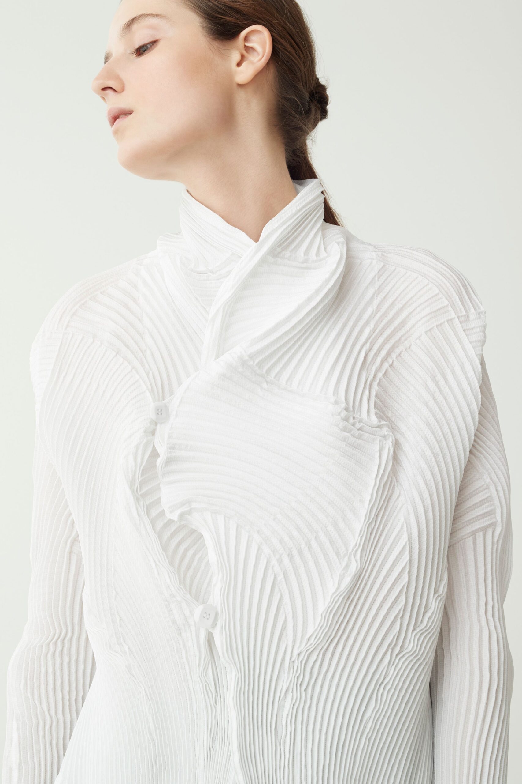 Issey Miyake Resort 18 Look 4