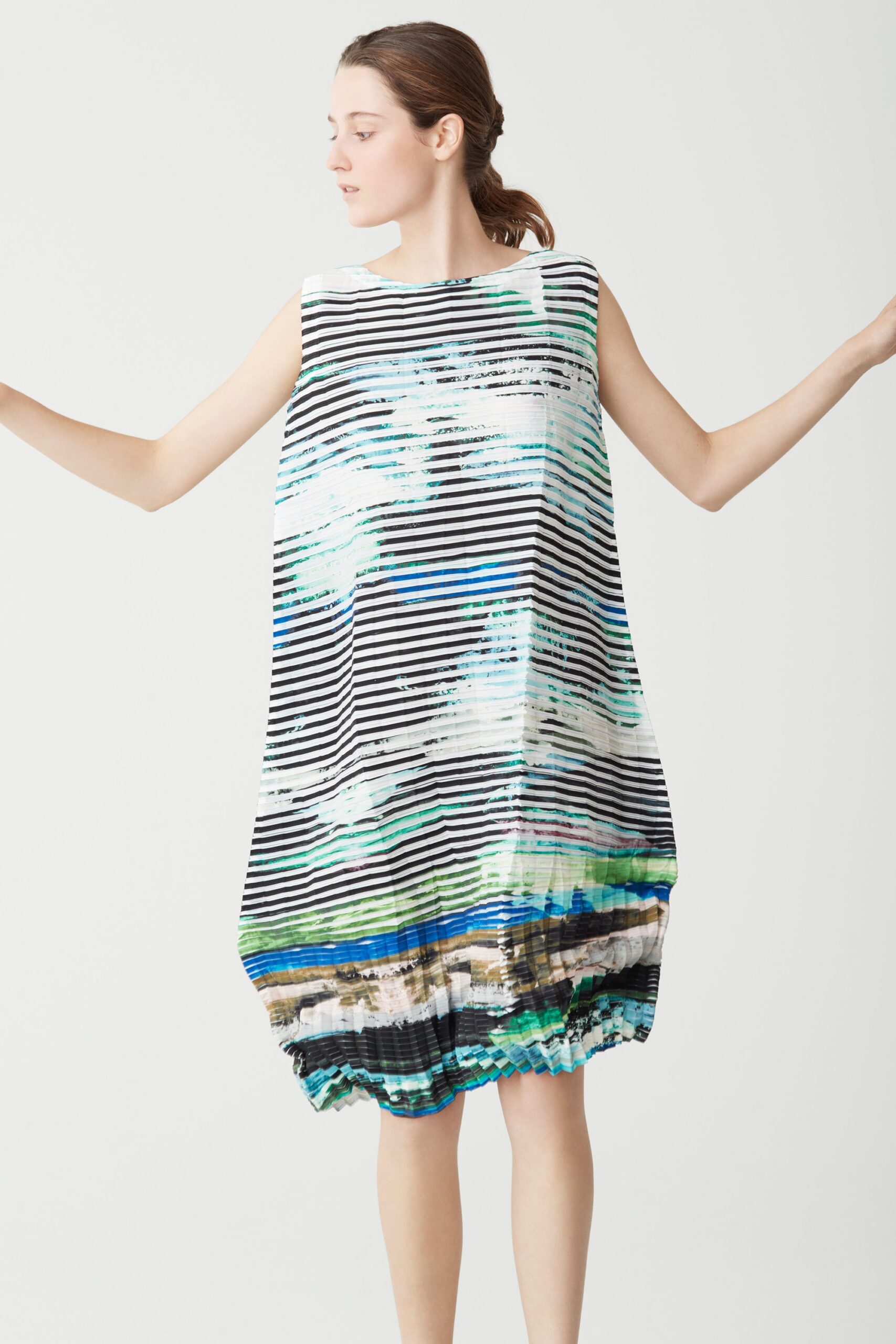 Issey Miyake Resort 18 Look 7