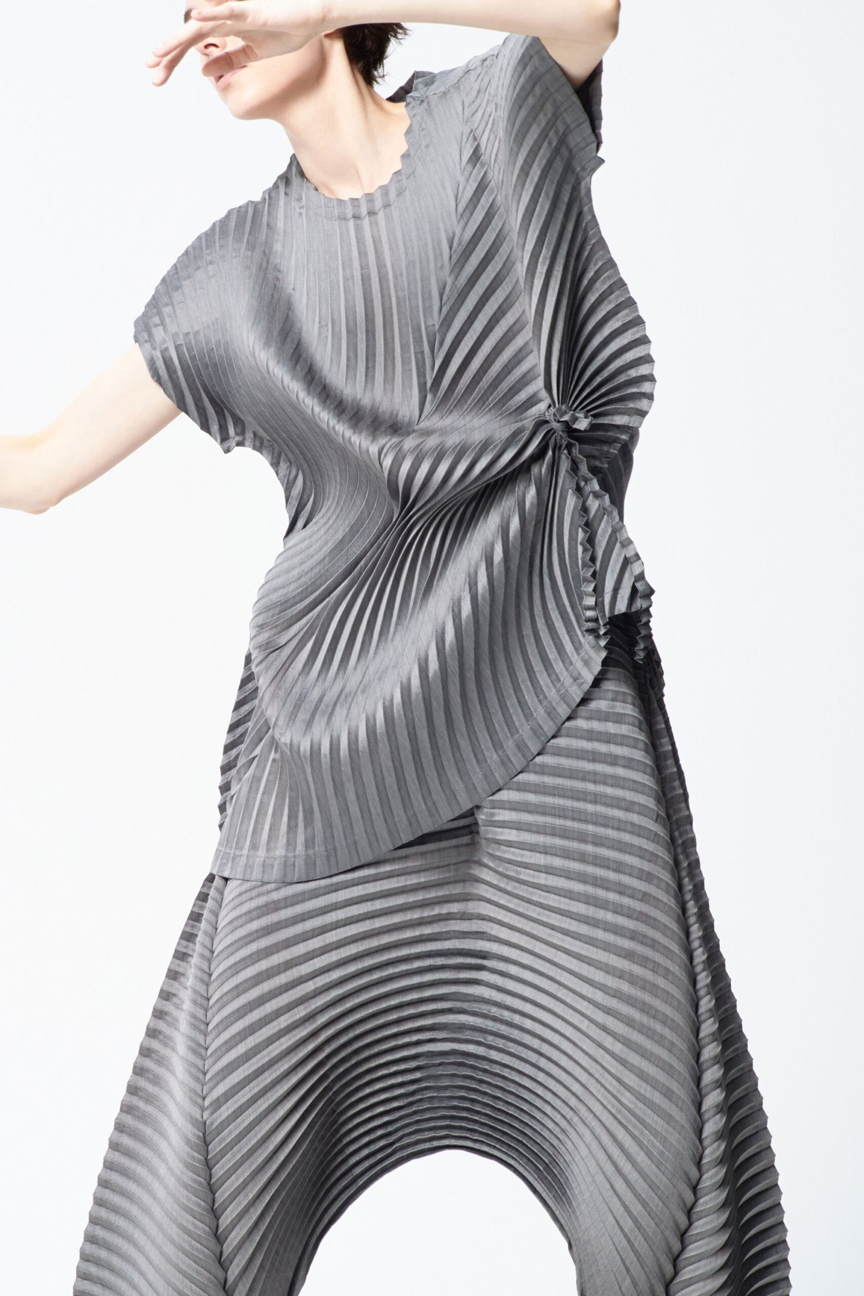 Issey Miyake F/W 18 Look 10