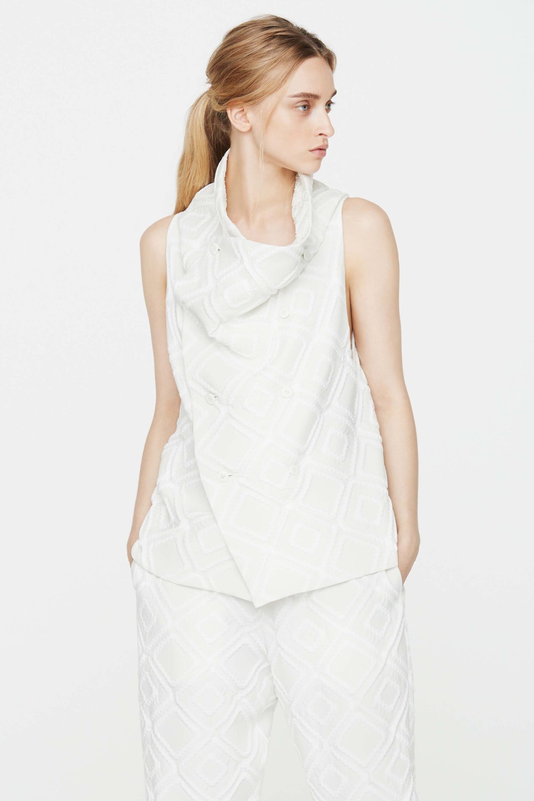 Issey Miyake Resort 17 Look 10