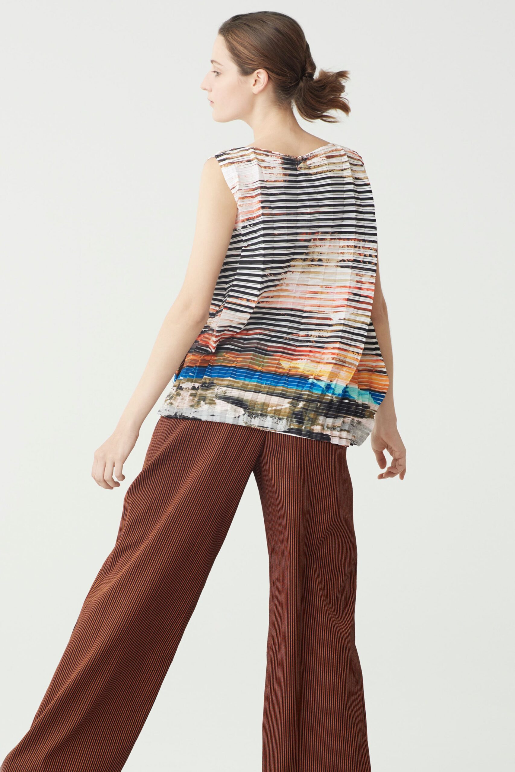 Issey Miyake Resort 18 Look 10