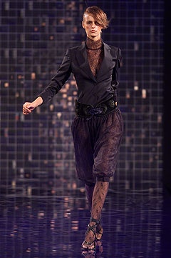 Julien Macdonald Spring 2002 Ready-to-Wear