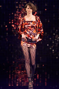 Julien Macdonald S/S 02 Look 7