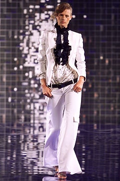 Julien Macdonald S/S 02 Look 18