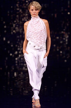 Julien Macdonald S/S 02 Look 21