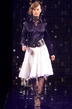 Julien Macdonald S/S 02 Look 24