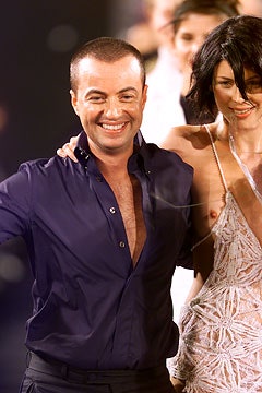 Julien Macdonald S/S 02 Look 33