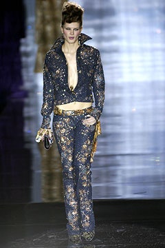 Julien Macdonald F/W 02 Look 7