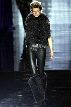 Julien Macdonald F/W 02 Look 16