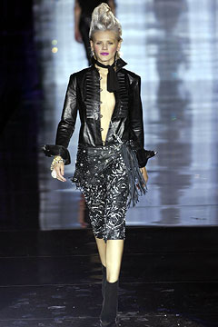 Julien Macdonald F/W 02 Look 17