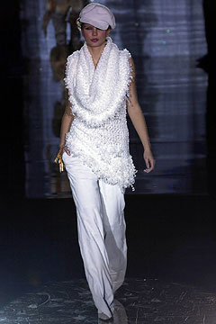 Julien Macdonald F/W 02 Look 23