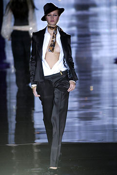 Julien Macdonald F/W 02 Look 29