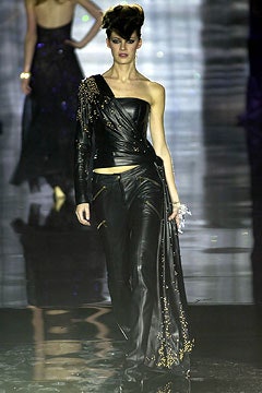 Julien Macdonald F/W 02 Look 50