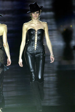 Julien Macdonald F/W 02 Look 53