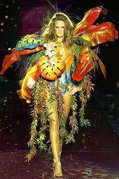 Julien Macdonald S/S 03 Look 35