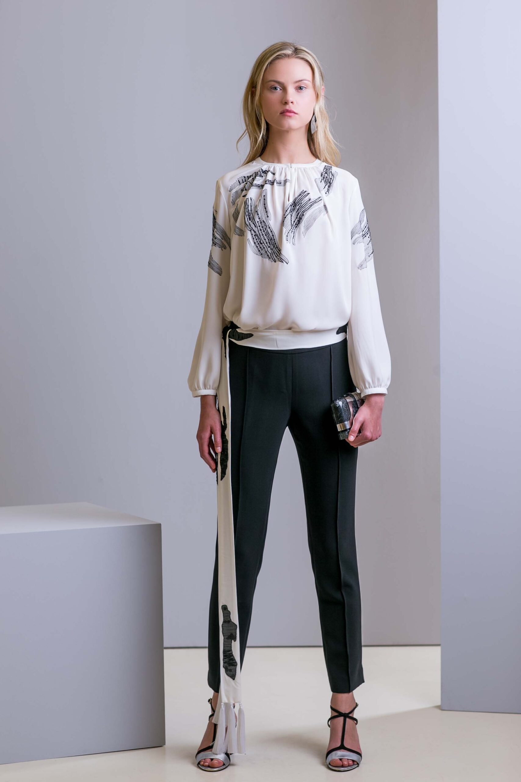 Josie Natori Resort 17 Look 20