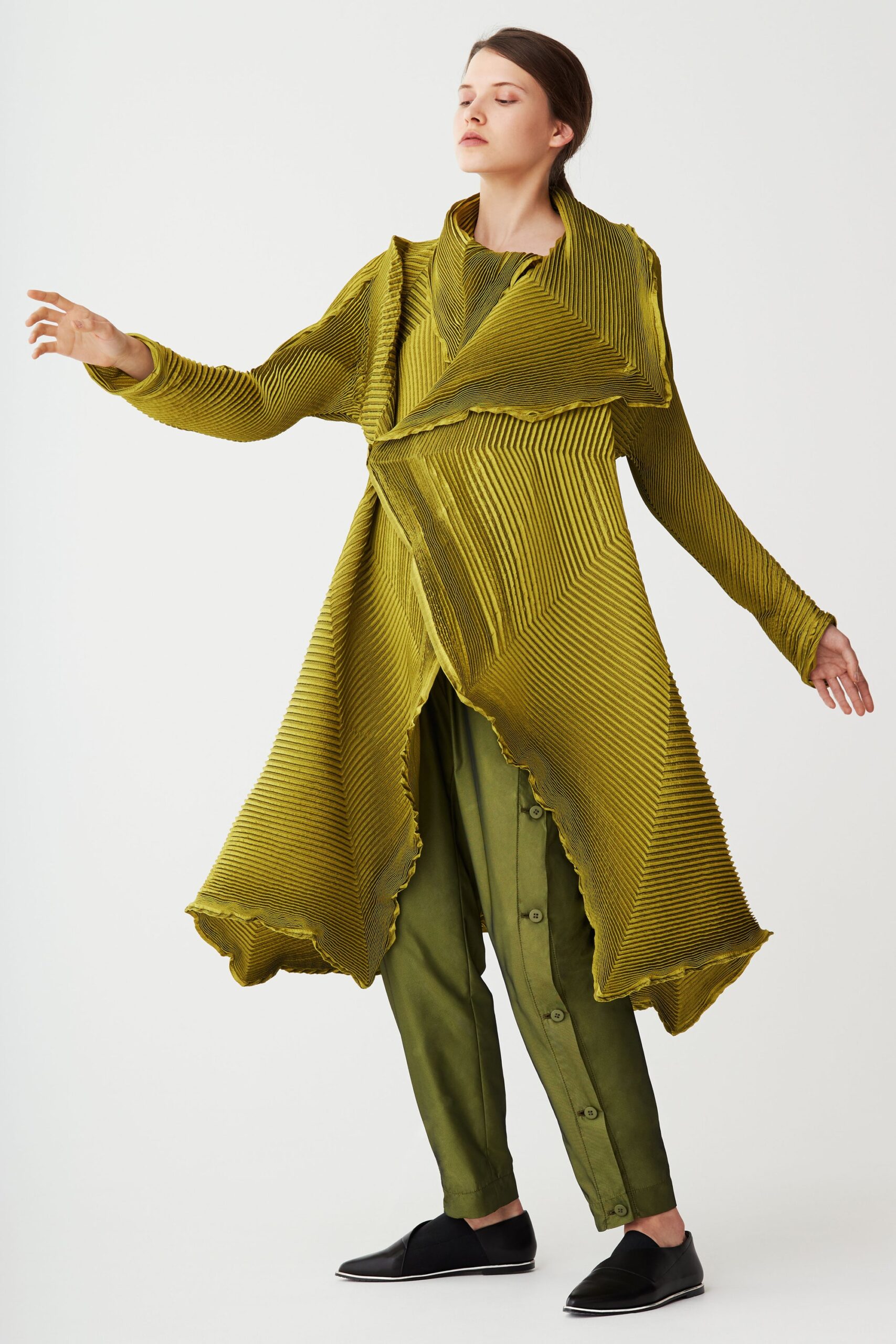 Issey Miyake F/W 17 Look 23