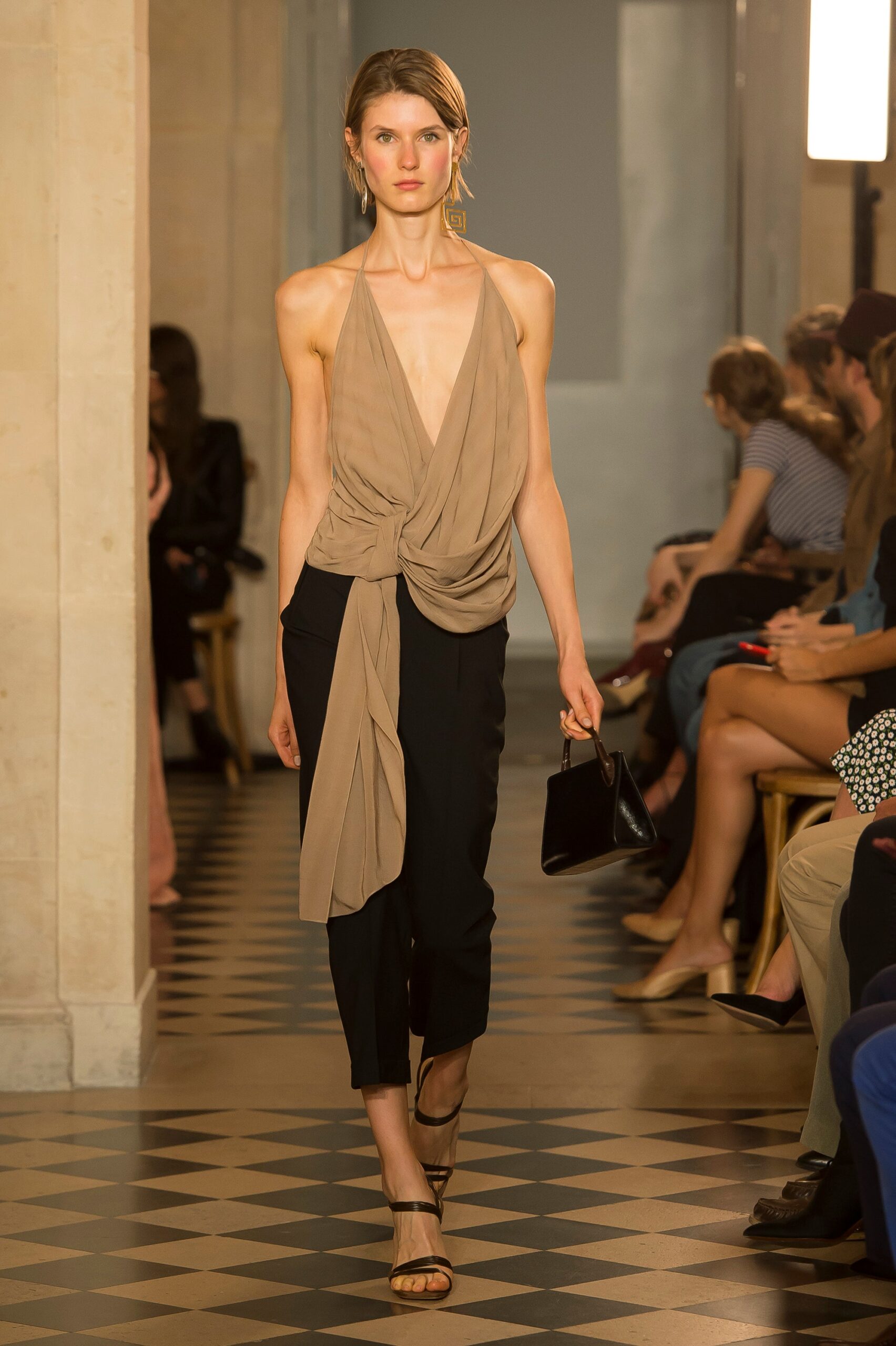Jacquemus S/S 18 Look 37