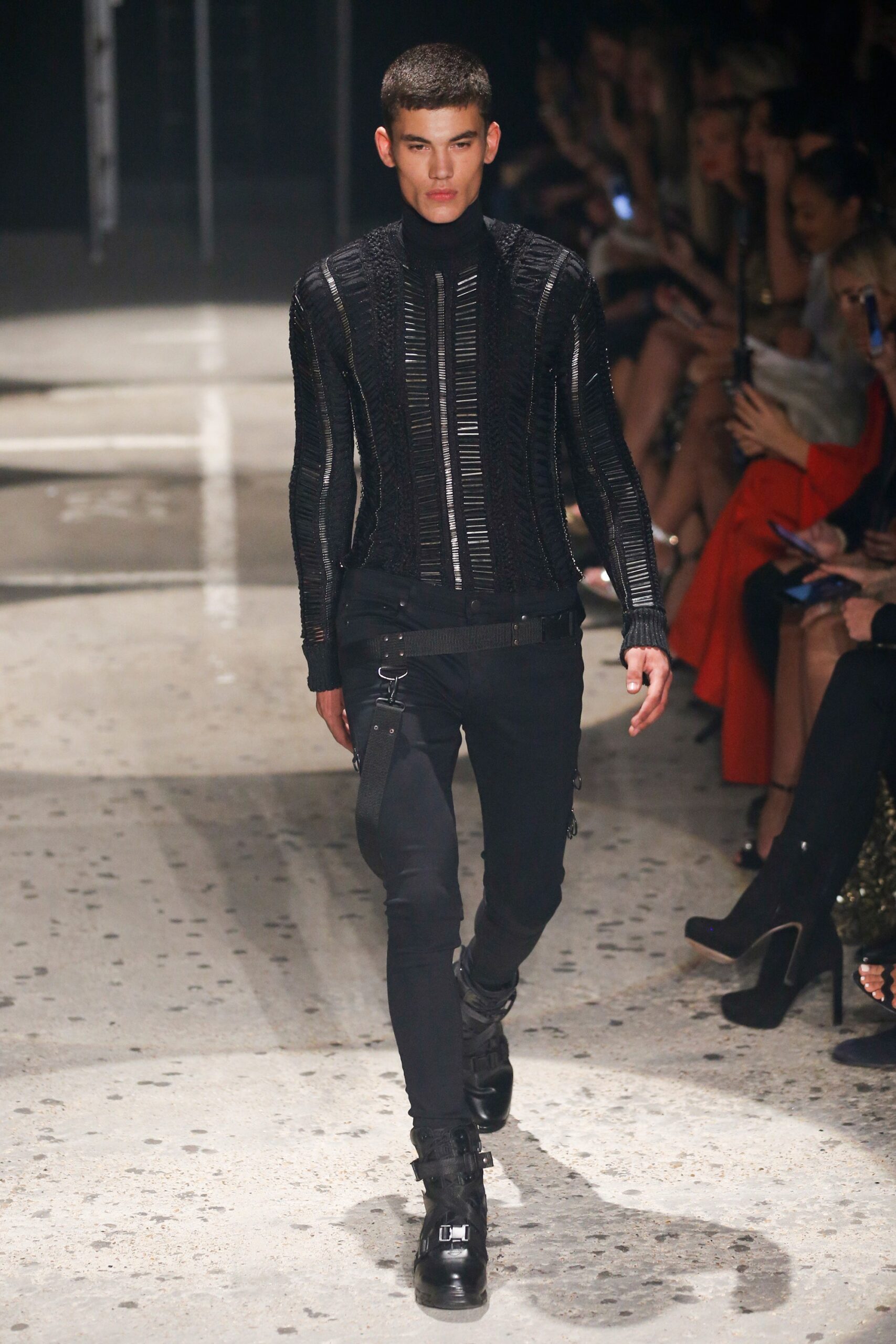 Julien Macdonald S/S 18 Look 9