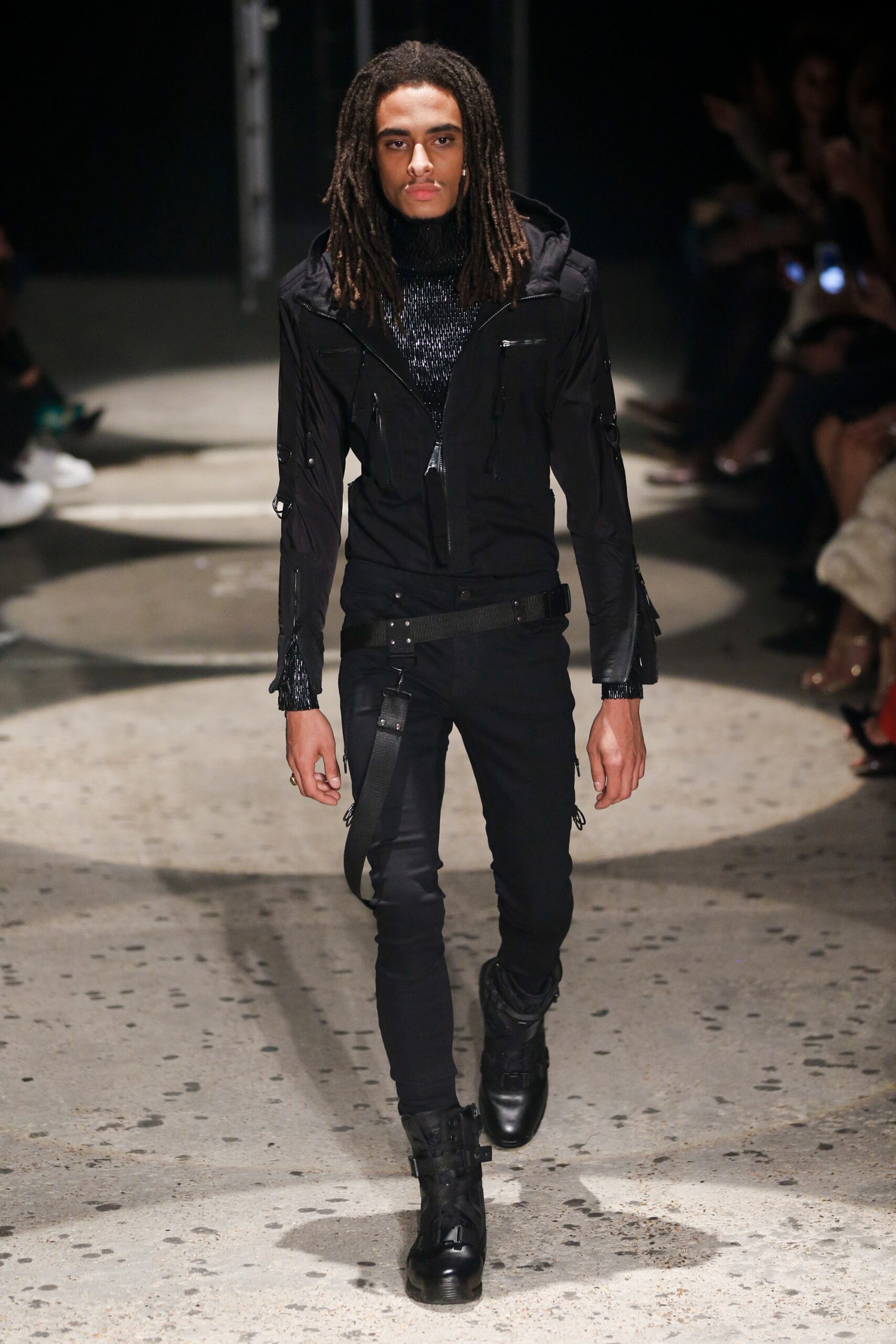 Julien Macdonald S/S 18 Look 21