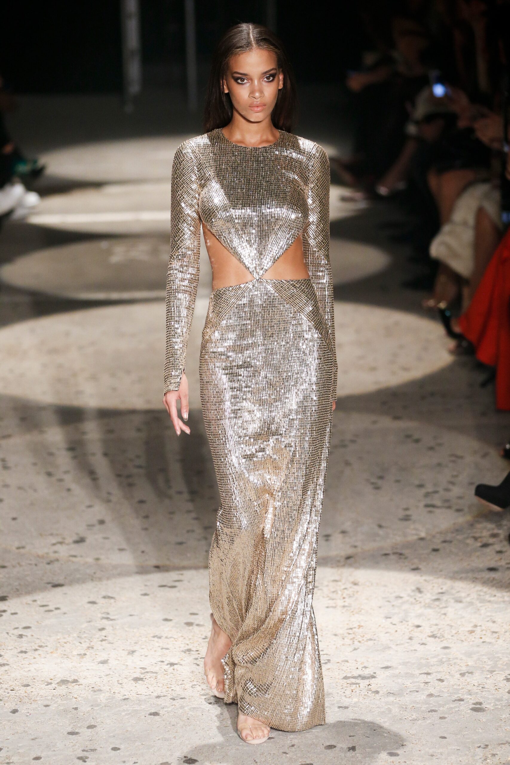 Julien Macdonald S/S 18 Look 25