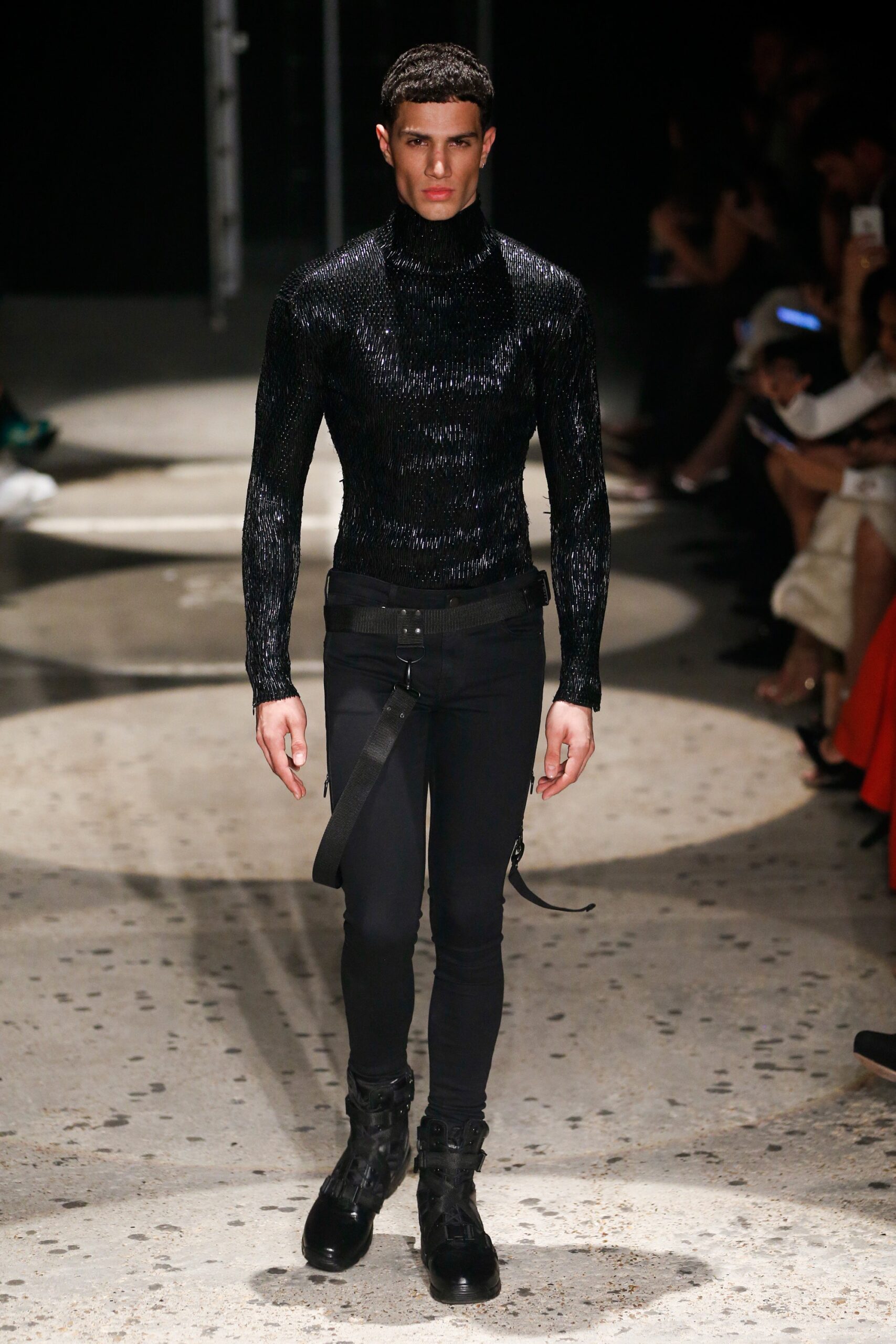 Julien Macdonald S/S 18 Look 27
