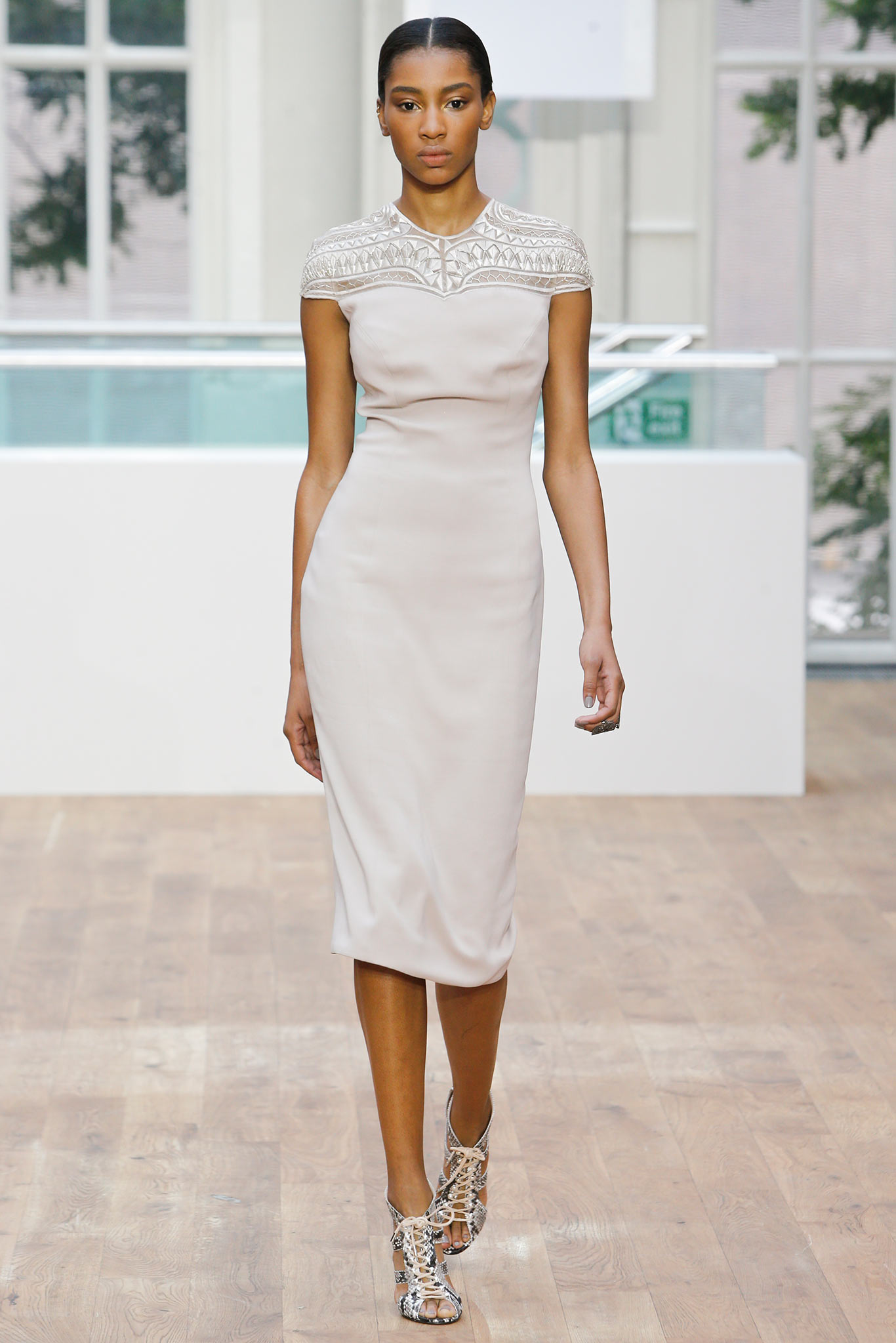 Julien Macdonald S/S 15 Look 9