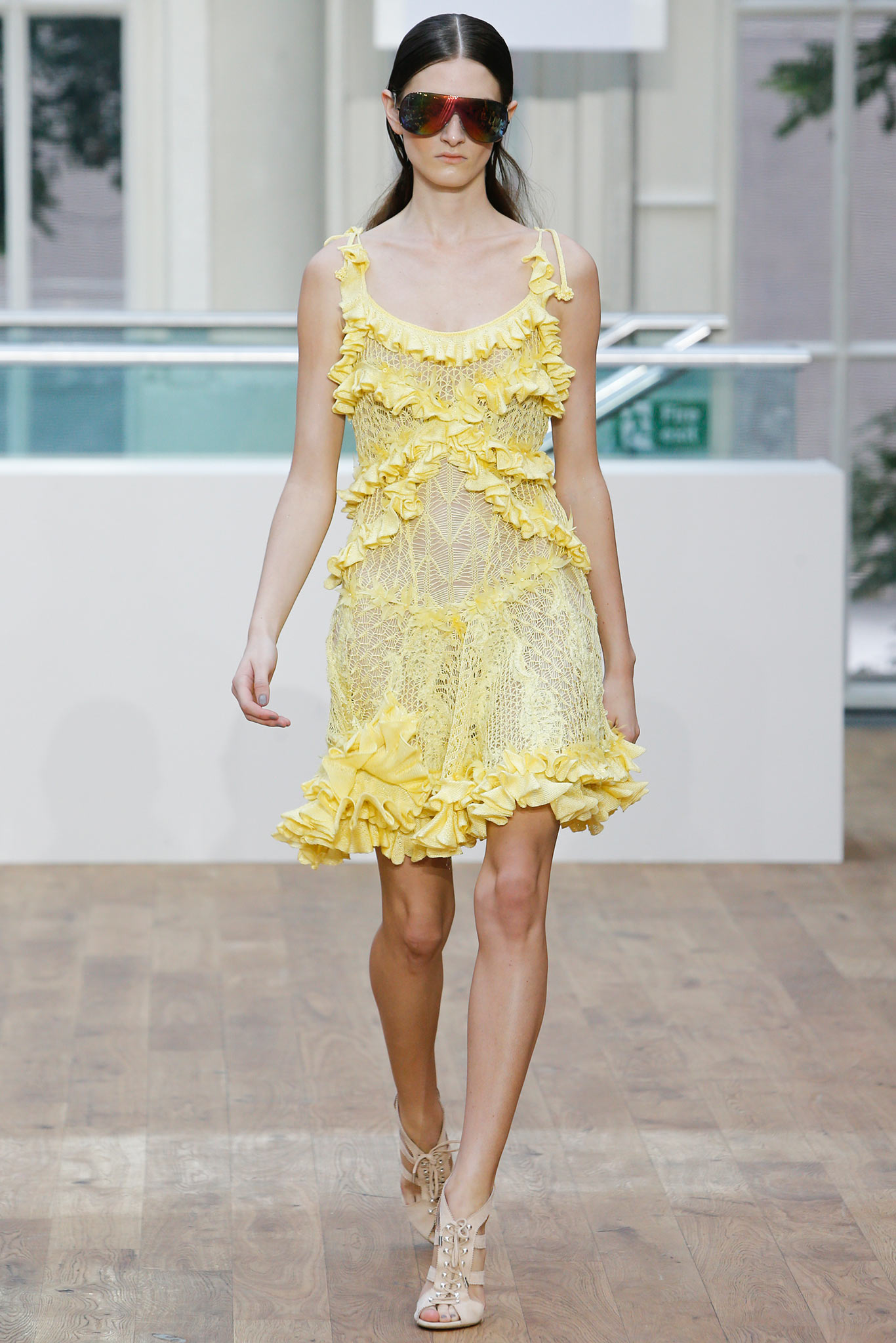 Julien Macdonald S/S 15 Look 17