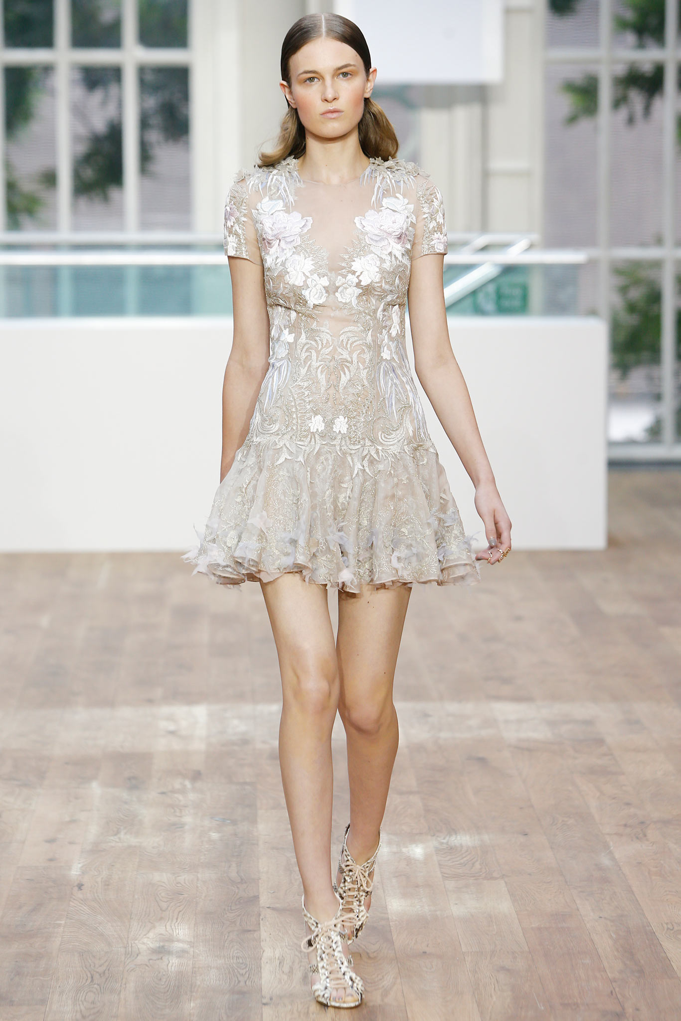 Julien Macdonald S/S 15 Look 25