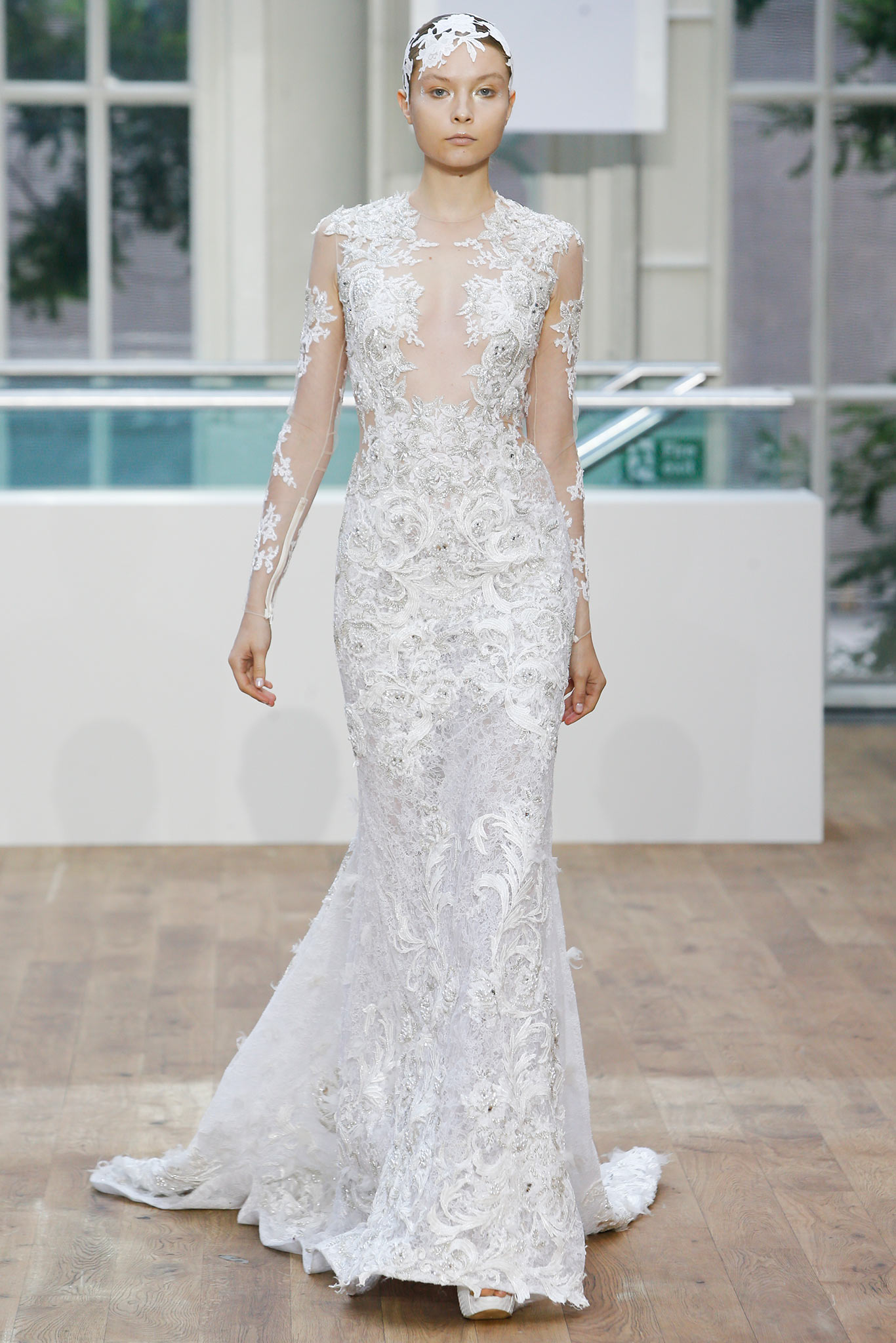 Julien Macdonald S/S 15 Look 30
