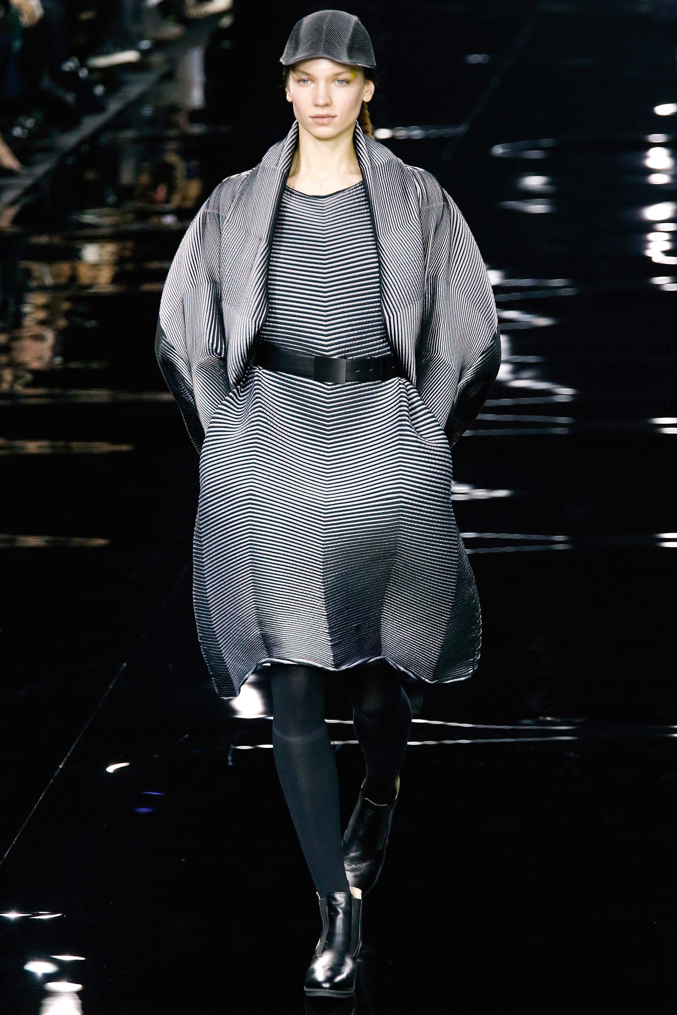 Issey Miyake F/W 15 Look 25