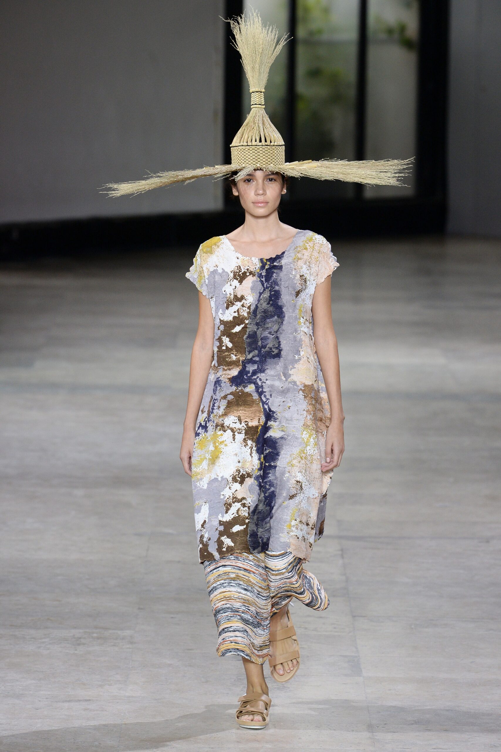 Issey Miyake S/S 19 Look 1