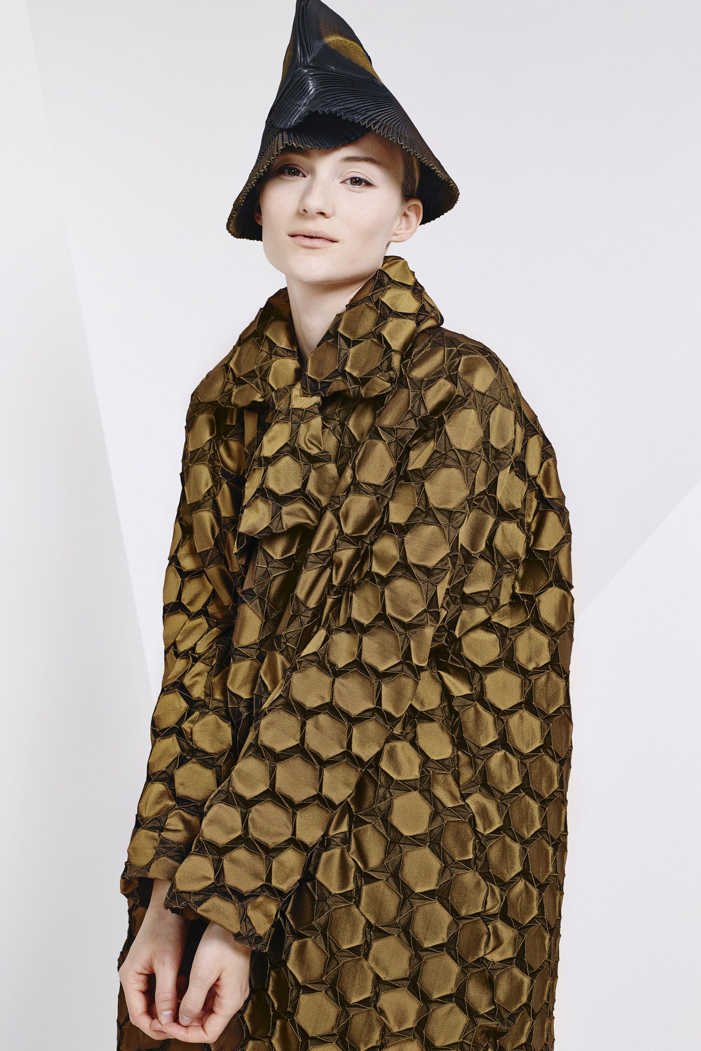 Issey Miyake F/W 15 Look 2