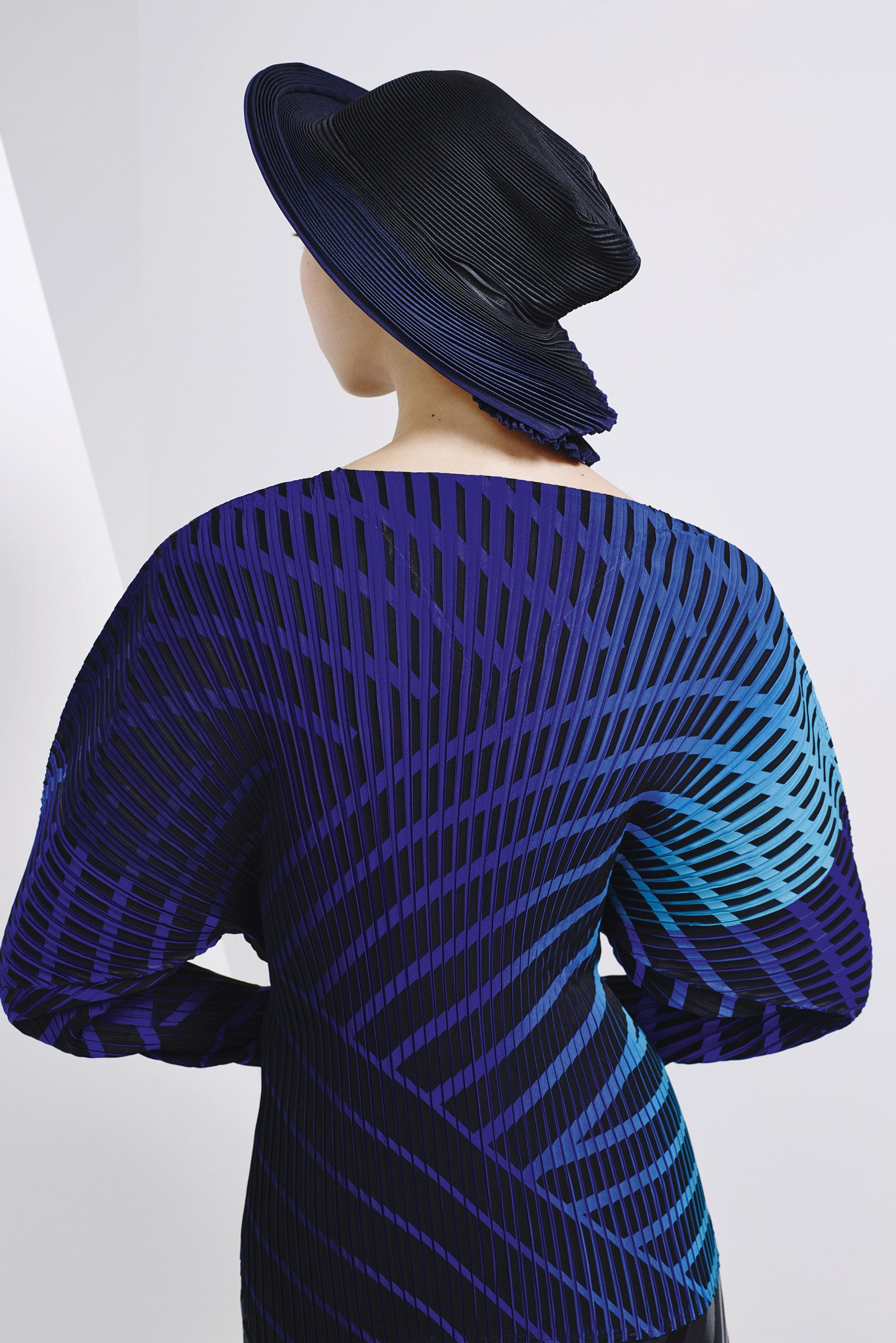 Issey Miyake F/W 15 Look 11