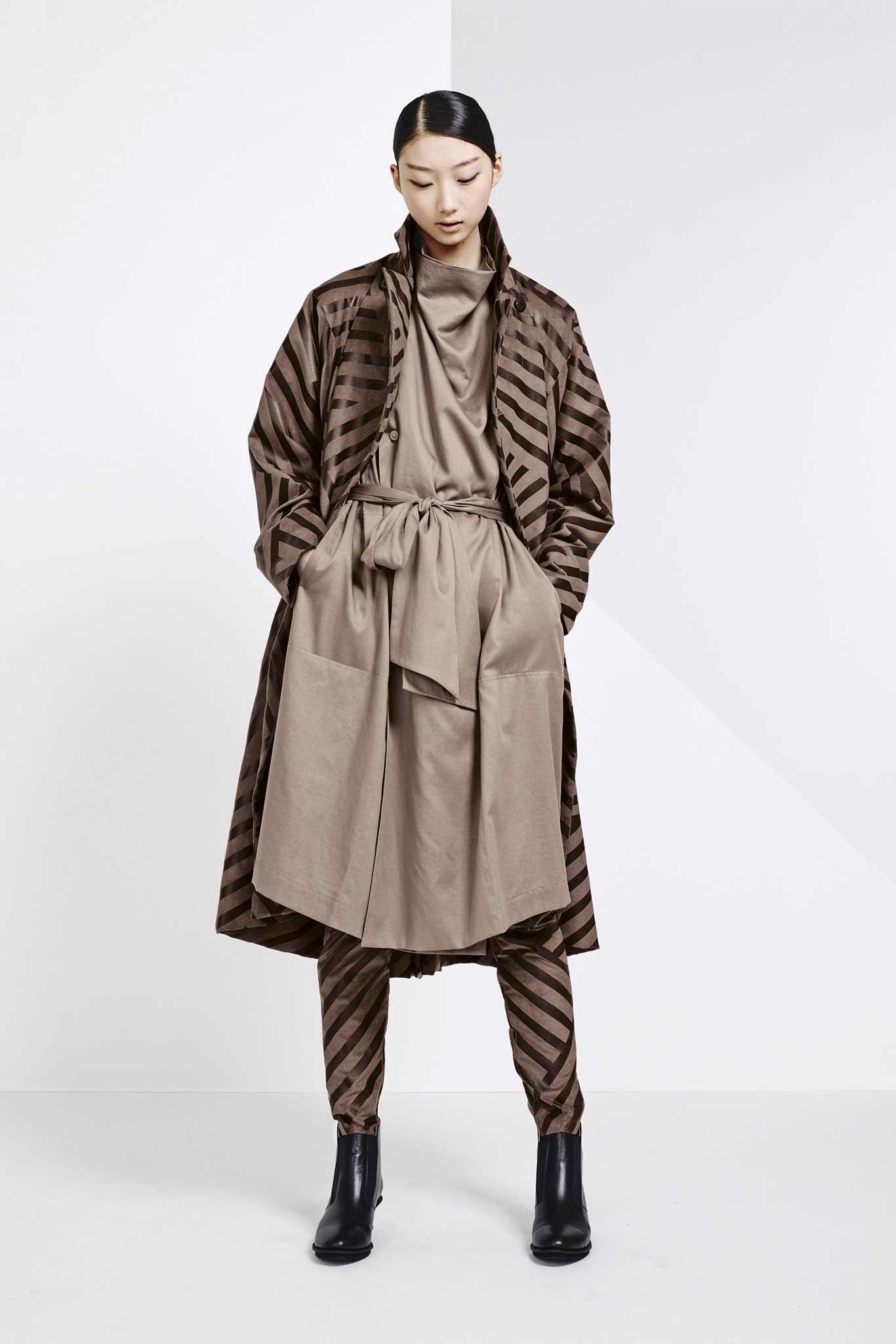 Issey Miyake F/W 15 Look 15