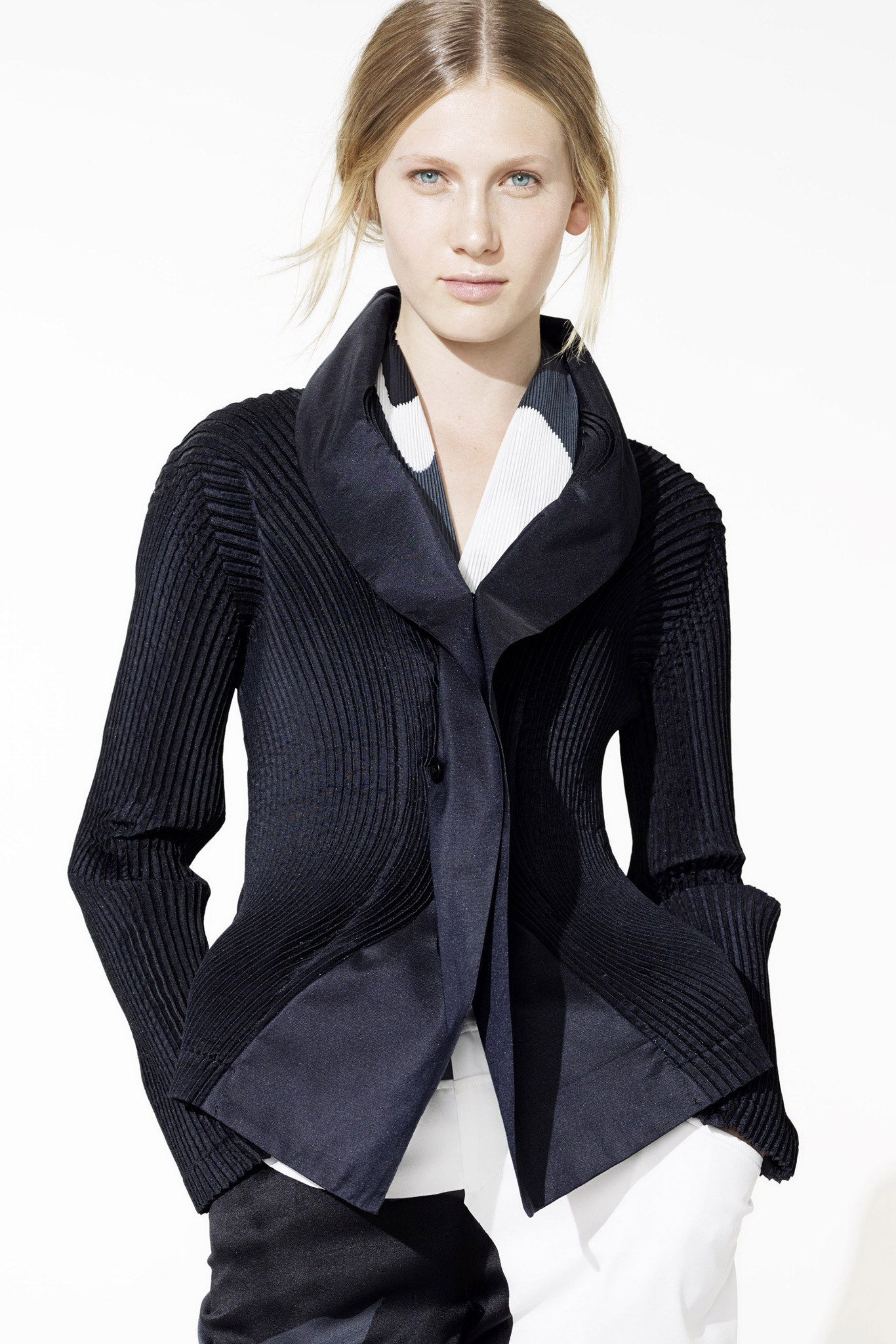Issey Miyake Resort 15 Look 20