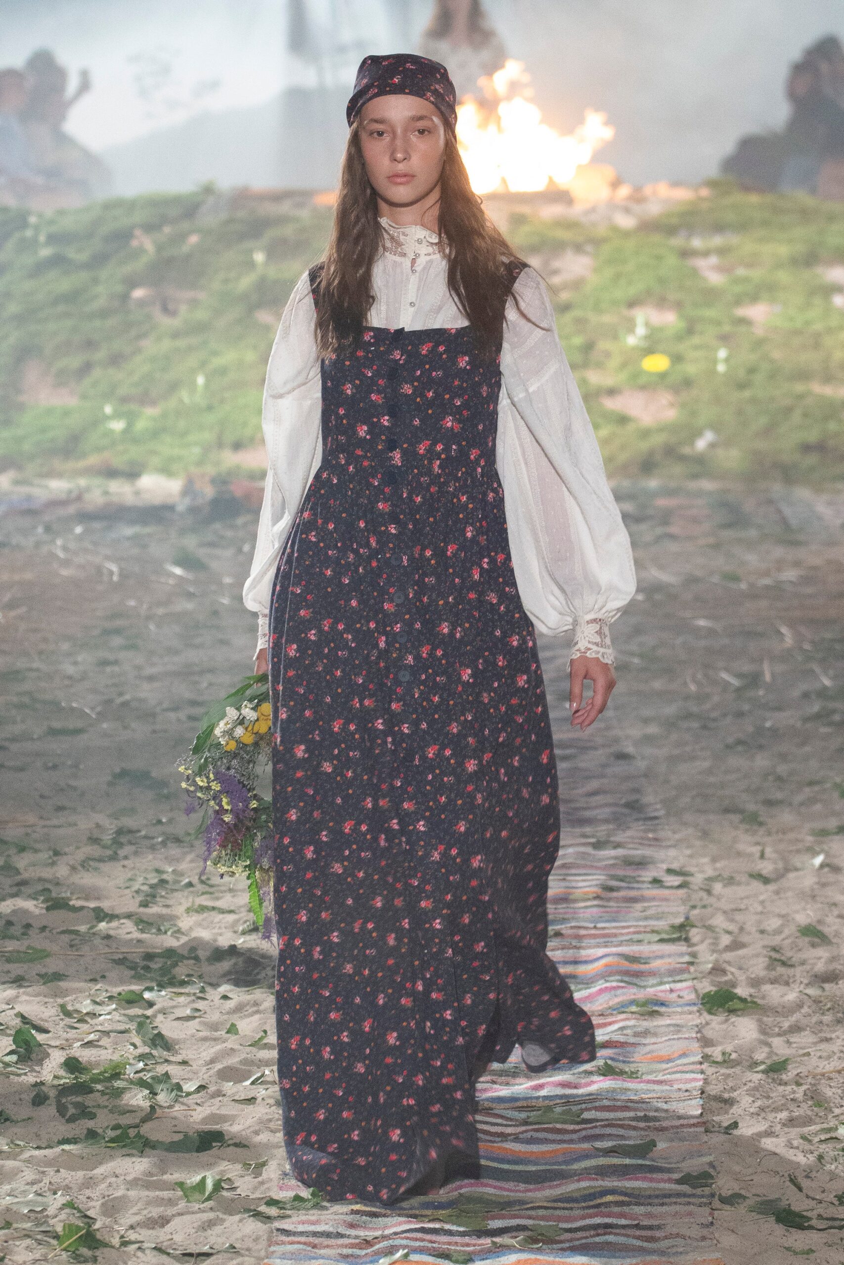 Jardin Exotique Kiev S/S 19 Look 16