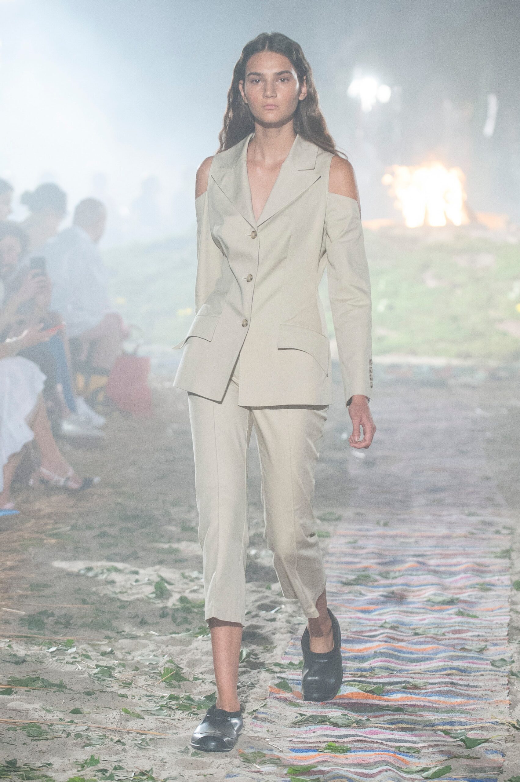 Jardin Exotique Kiev S/S 19 Look 18
