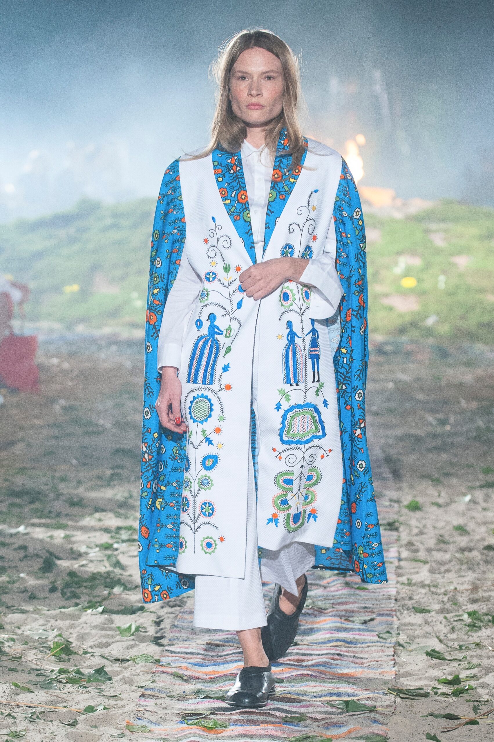 Jardin Exotique Kiev S/S 19 Look 25