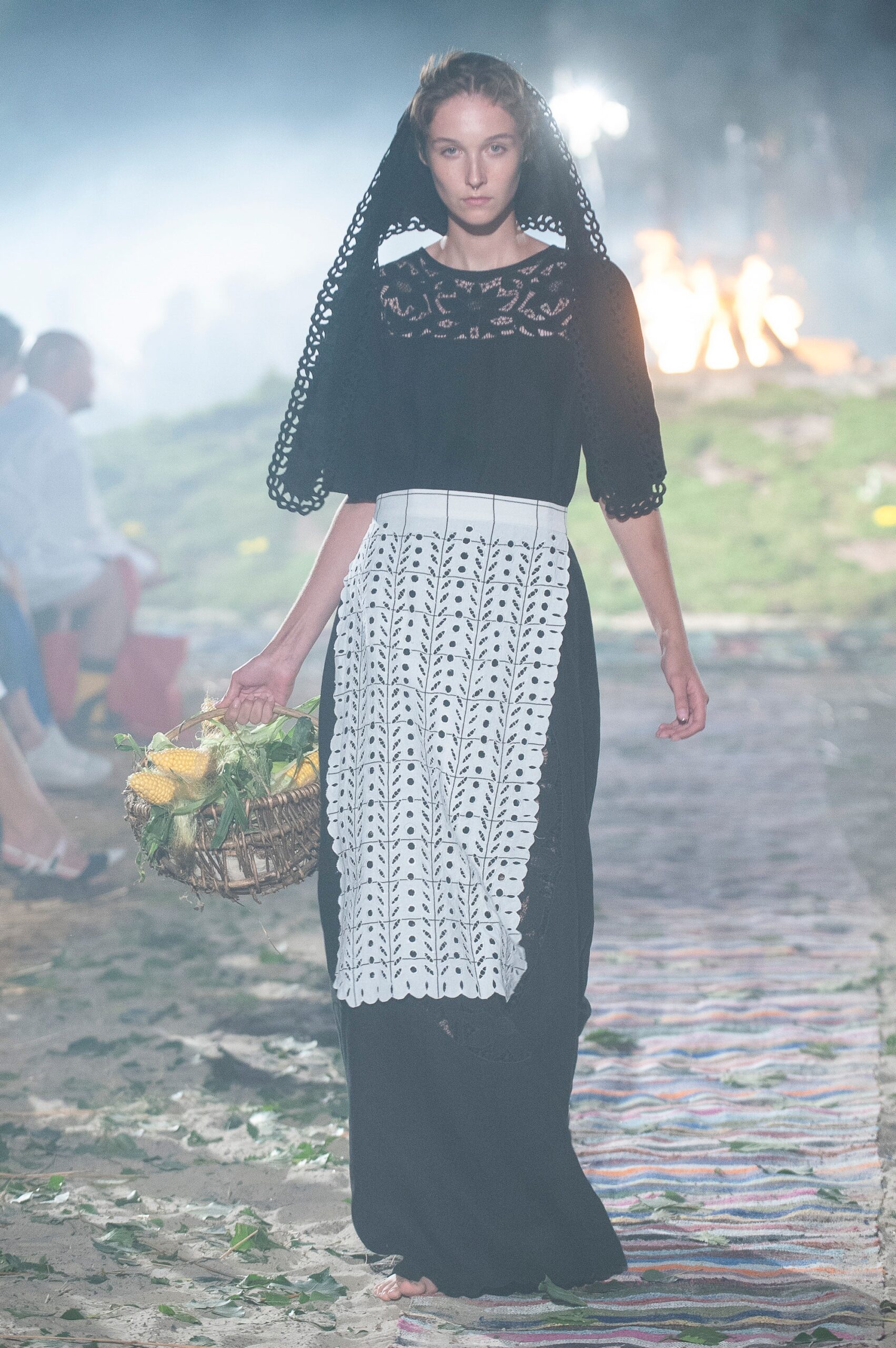 Jardin Exotique Kiev S/S 19 Look 33