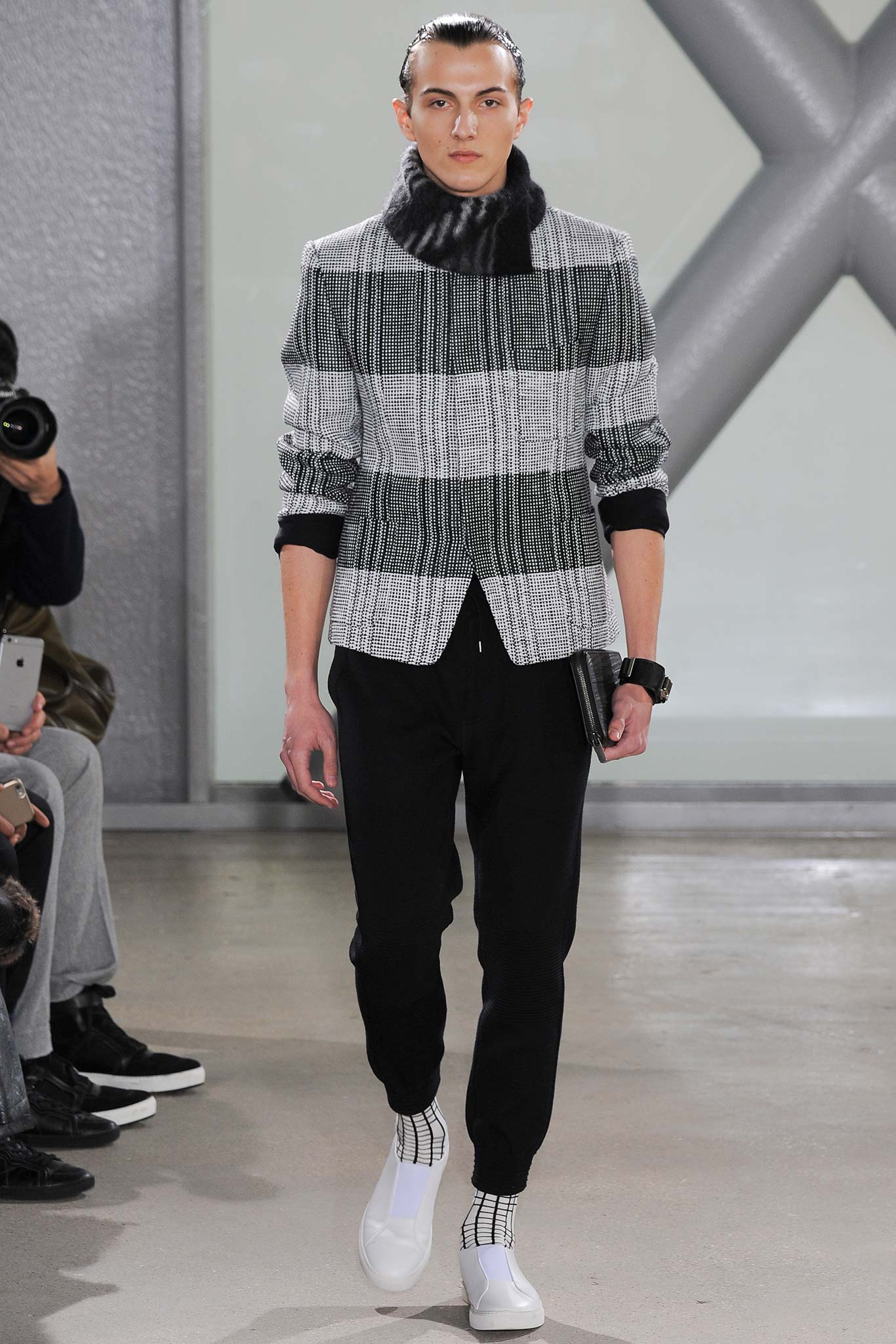 Issey Miyake F/W 15 Menswear Look 15
